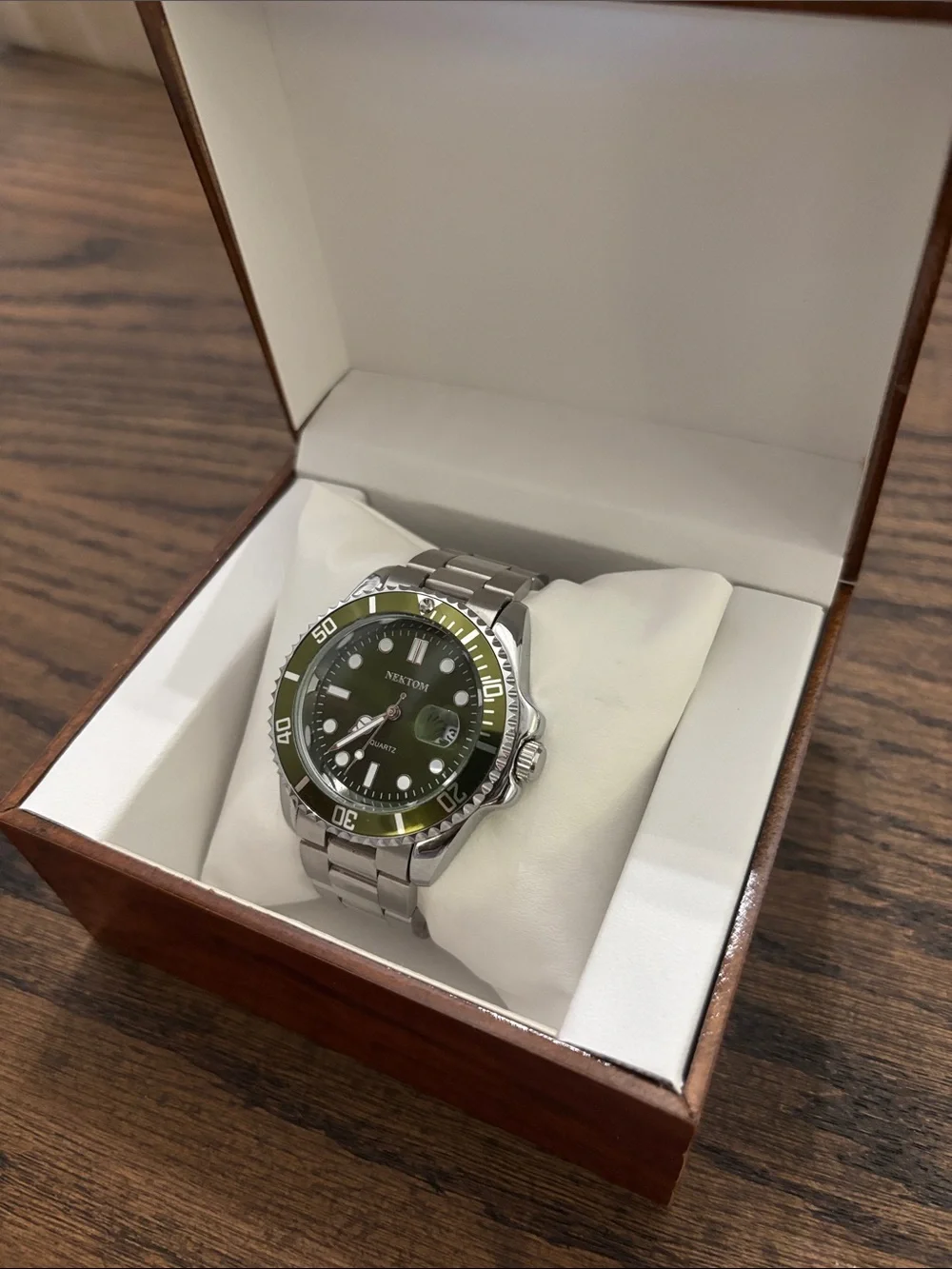 Nektom Men’s Stainless Steel Watch with Green Dial and Bezel